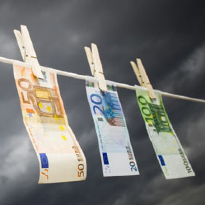 Pensioni, resta a mille euro il tetto al pagamento in contanti