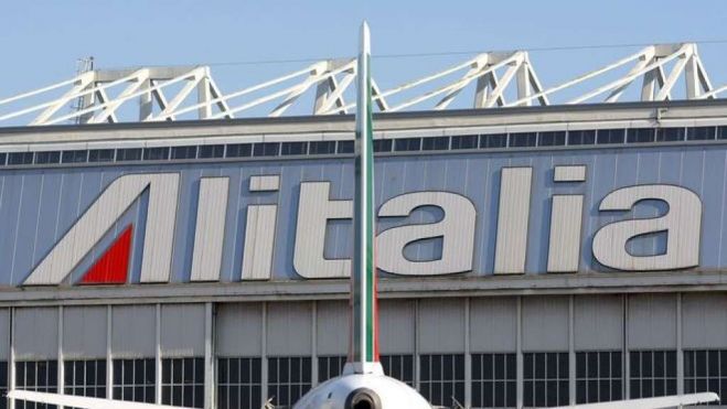 Alitalia, Il piano del governo: 2.250 esuberi, 980 in mobilita&#039;