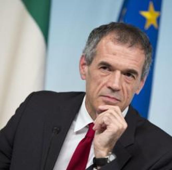 Invalidità, Renzi ferma la proposta di Cottarelli