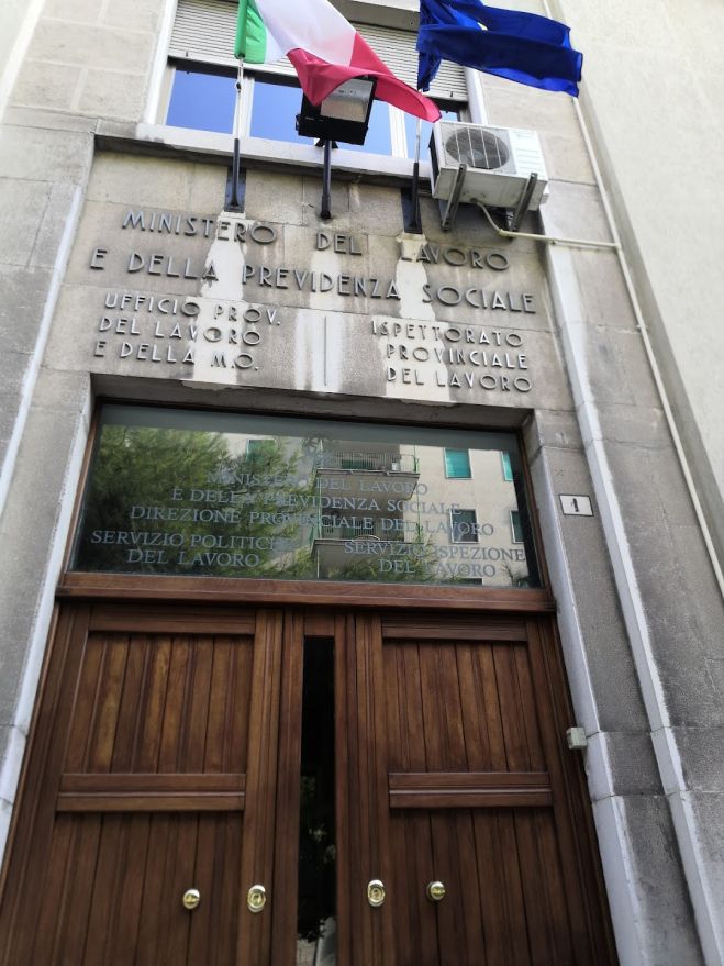 Codatorialità, Cristallizzate mansioni e retribuzioni