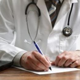 Enpam, l'et&agrave; pensionabile media per i medici sale a 67 anni e mezzo