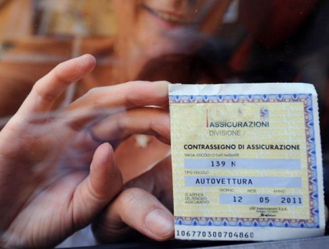 Rc Auto, costa caro circolare con l'assicurazione scaduta o il tagliando falso