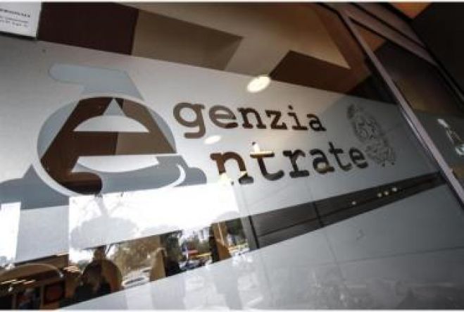 Buono Benzina 200 euro anche alle auto elettriche